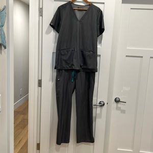 FIGS Graphite Color Large Casma Scrub Top. Medium Kade Scrub Pant.